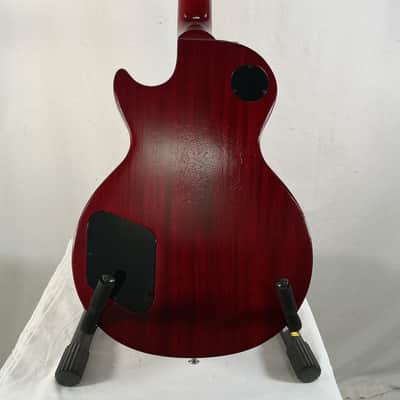 Gibson Les Paul Classic 2022 - Translucent Cherry - w/ Hard Case image 9