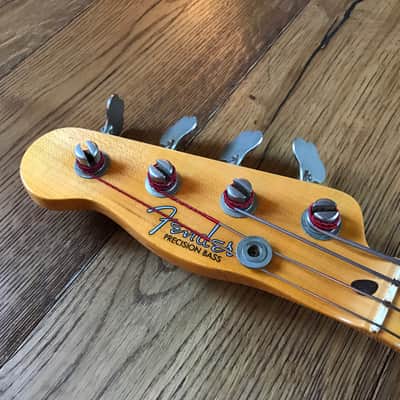 Fender Limited Edition 1955 Relic Precission Bass Left Handed 2015 Two Colour Sunburst image 9
