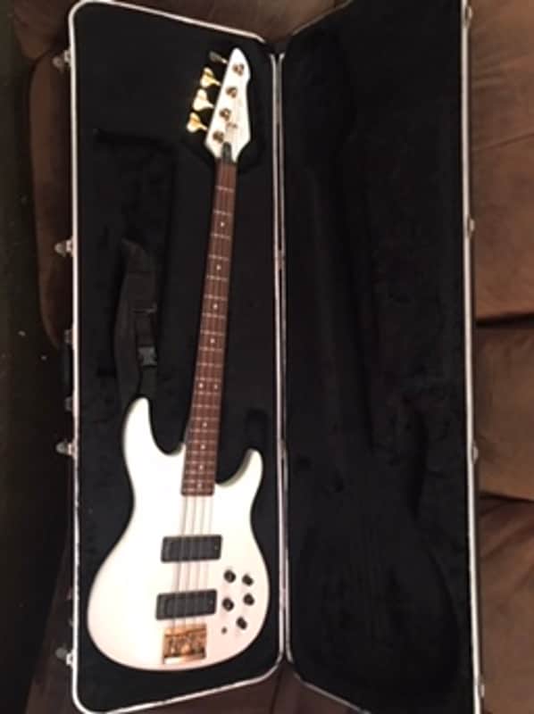 Peavey Dynabass 1989 White image 1
