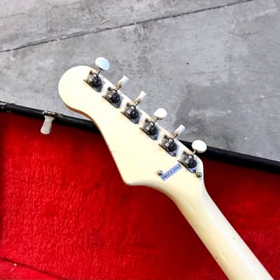 Guyatone LG-130t Wackadoodle offset bizarre guitar c 1960’s Candy Apple Red CAR GUYA Bild 7