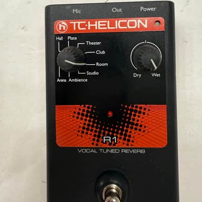 TC Helicon Voicetone R1 Vocal Tuned Reverb Effect Processor Pedal + Box & PSU image 4