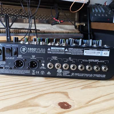 Mackie 1202VLZ4 12-Channel Mic / Line Mixer 2014 - Present - Black image 4