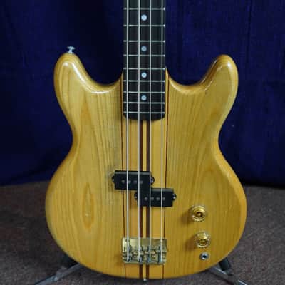 Vantage 650B Bass 1980 Natural image 1