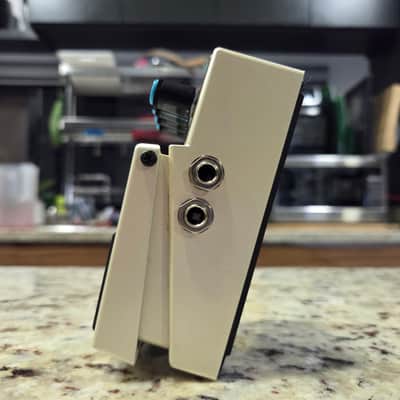 Boss DD-3(b) Digital Delay 2001 - Present - White image 2