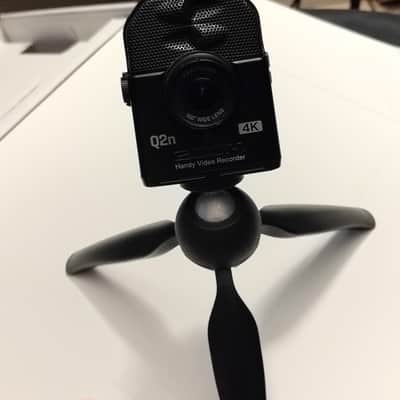 Zoom Q2n-4K Handy Video Recorder + 128GB SD Card + HDMI Cable + Tripod image 2