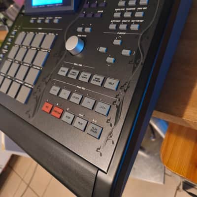 Akai MPC3000LE MIDI Production Center 1999 - 2001 - Black image 2