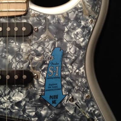 Fender American Deluxe Stratocaster 2007 Chrome Silver image 4
