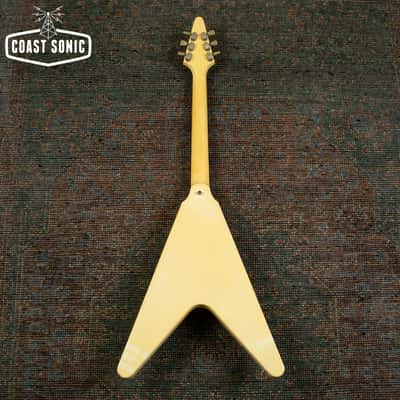 2000 Gibson Flying V '67 Reissue Alpine White w/ Case image 4