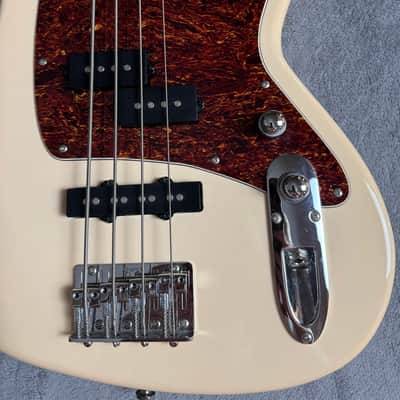 Ibanez TMB100 Talman Bass Ivory Short Scale Active PJ Bass Guitar Clean image 11