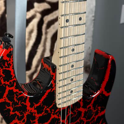B.C. Rich Gunslinger Retro II 2025 - Red Crackle image 10