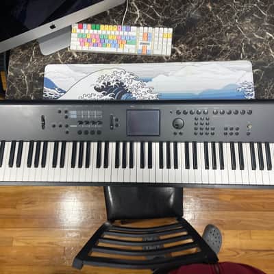 Korg M50 88-Key Music Workstation Keyboard 2000s - Black