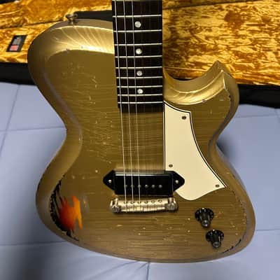 Novo Solus M1 2024 - Shoreline Gold over 3 Tone Sunburst image 2