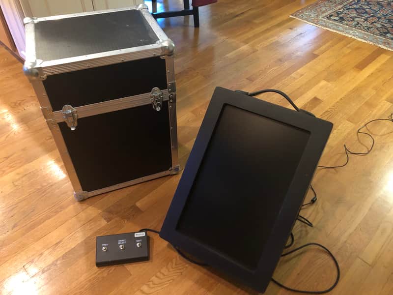 Onstage Teleprompter to View Lyrics image 1