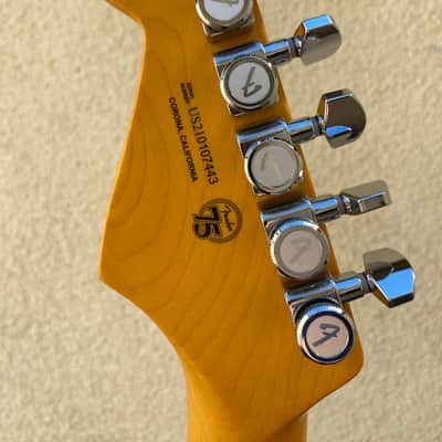 Fender Ultra Stratocaster 2021 - Ultraburst image 2