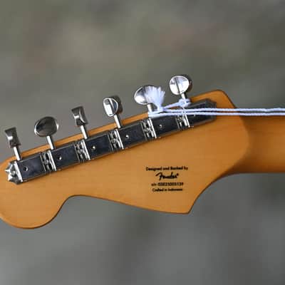 Squier Classic Vibe™ '50s Stratocaster® HT - Shell Pink image 5