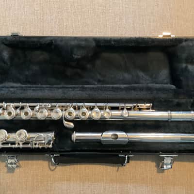 Yamaha  285SII Open Hole Flute All New Pads, Clean Case image 1