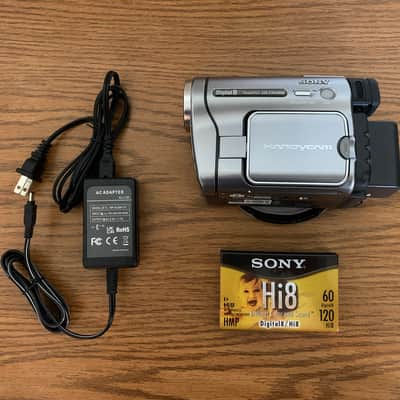 Sony DCR-TRV280 Digital-8 Handycam w/ 20x Optical Zoom image 1