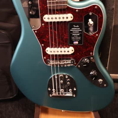 Fender American Professional Classic Jaguar Sherwood Green Metallic image 2