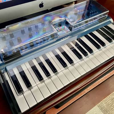 Modal Cobalt8 synthesizer with decksaver and software image 2