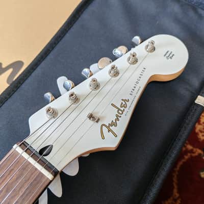 *NEW OLD STOCK* 2010 Fender Japan Disney Official Mickey Mouse Stratocaster ST-Mickey D-120, 1 of 100, MIJ image 3