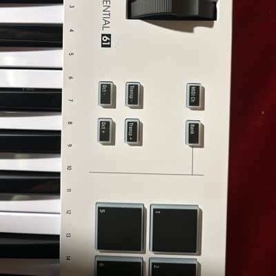 Arturia KeyLab 61 MkIII MIDI Controller 2024 - Present - White image 5