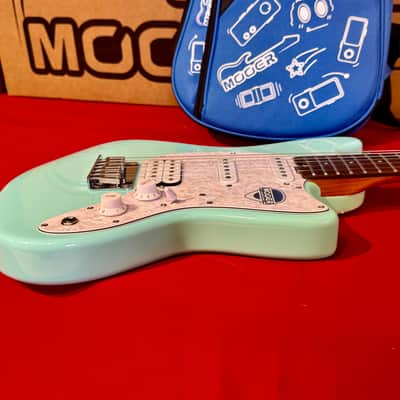 Mooer Guitars MLT10( Travel/ Short Scale )  CANDY BLUE 2025 Super Light 2,5Kg image 13