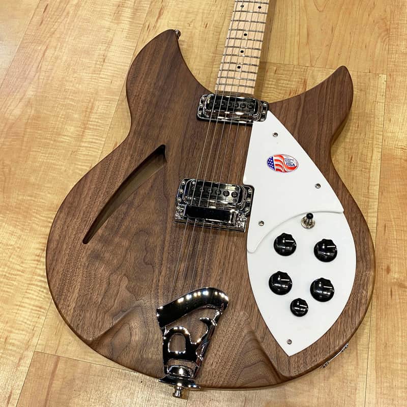 Rickenbacker 330W Walnut