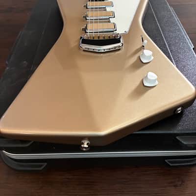 Ernie Ball Music Man St. Vincent Signature Goldie 2021 - Present - Cashmere image 16