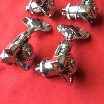 Peavey Bass tuning machines (1 is broke) 1980's image 3