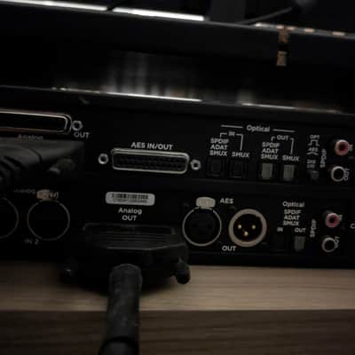 Apogee Symphony I/O Mk I 10 Analog Inputs 14 Analog Outputs 16 Digital Inputs 16 Digital Outputs image 2