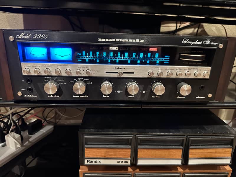 Marantz 2285 EXCELLENT w original wood case; more power than 2270 image 1