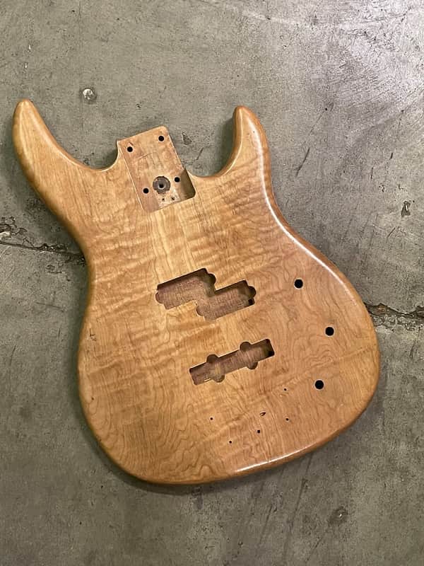 Peavey Bass guitar body image 1