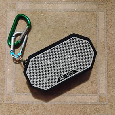 Altec Lansing Magnetic Bluetooth Speaker image 2