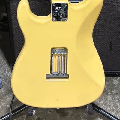 Fender Eric Johnson Thinline Stratocaster with Maple Fretboard 2018 - 2019 - Vintage Blonde image 6