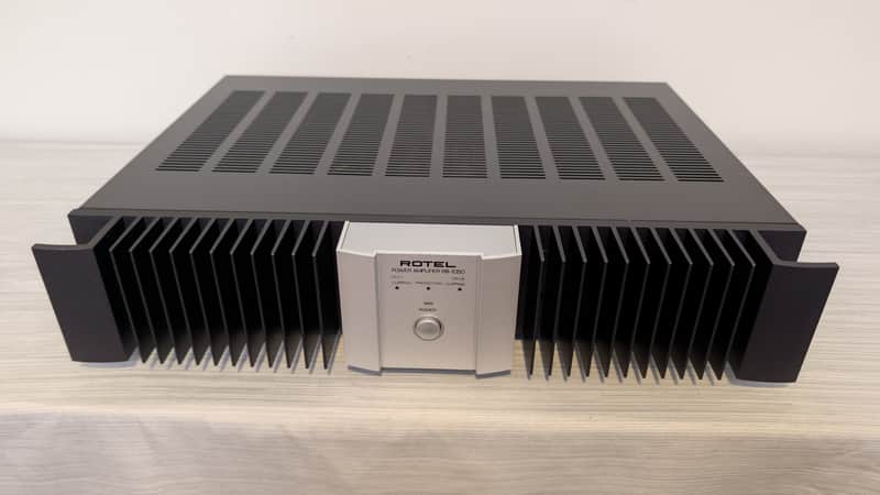 Rotel RB-1050 2-Channel Stereo Power Amplifier / Super Clean / Works Perfectly