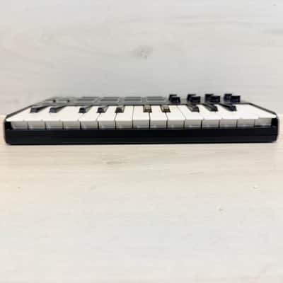 Akai MPK Mini 25-Key USB MIDI Controller Keyboard w/ MPC Pads image 4