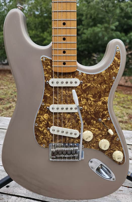 Fender Standard 'Fire Series' Stratocaster Worn Shoreline Gold 1996 Ensenada image 1