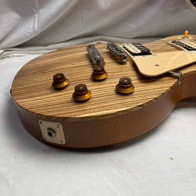 Gibson 2007 GotW Guitar Of The Week #19 Les Paul Classic Guitar Zebrawood with Case - Classic Antique image 9