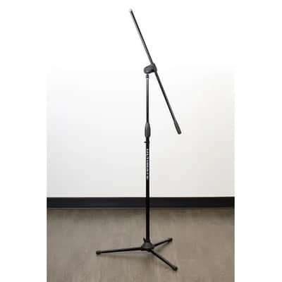 Ultimate Support MC-40B Pro 3-Pack Classic Series Microphone Stand with Three-way Adjustable Boom Arm and Stable Tripod Base image 6