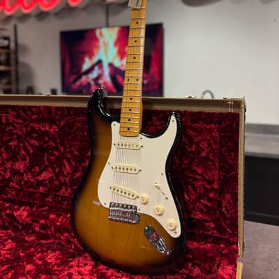 Fender Eric Johnson Signature '54 "Virginia" Stratocaster 2020 - Present - 2-Color Sunburst image 5