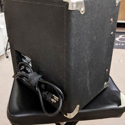 Fender Frontman 15B Guitar Bass Combo Amp Amplifier, 6.5” Speaker, Pre-Rumbles image 7