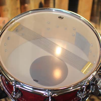 DW Performance Cherry Stain Snare Drum - 5.5x14 image 4