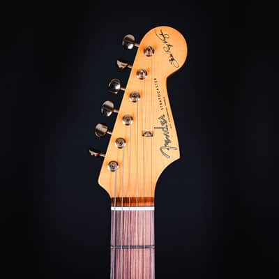 Fender Stevie Ray Vaughan Stratocaster 3-Tone Sunburst (US23110517) image 8