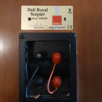 DALI Royal Tower 2017 Cherry image 10