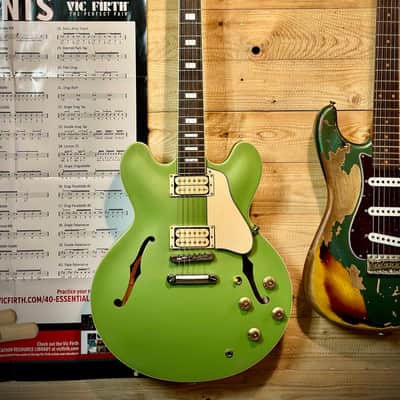 Gibson ES-335 Figured in Satin Sour Apple - Mod Collection - Limited Edition (only 1 piece) 2024 - Satin Sour Apple image 2