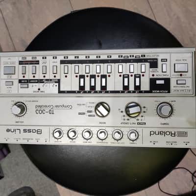 Roland TB-303 Bassline Synthesizer Module 1981 - 1984 - Silver image 1