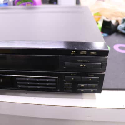 Pioneer CLD-1070 LaserDisc Player 1989 - Black image 3