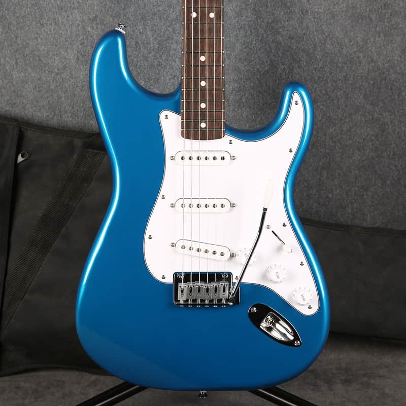 Fender Standard Stratocaster - Made In Indonesia - Lake Placid Blue - 2nd Hand