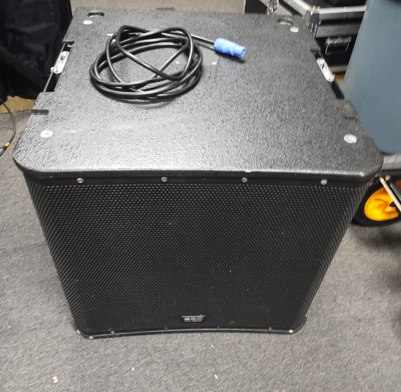QSC KLA181 KLA Series 18" Powered Subwoofer Speaker 2010s - Black image 1