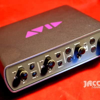 Avid MBox 4x4 Audio Interface carte son image 1